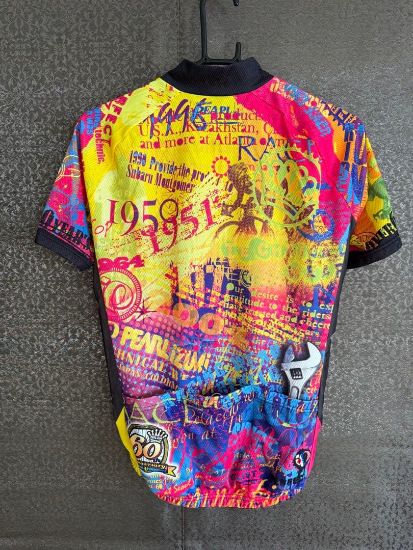 パールイズミのサイクリングシャツ