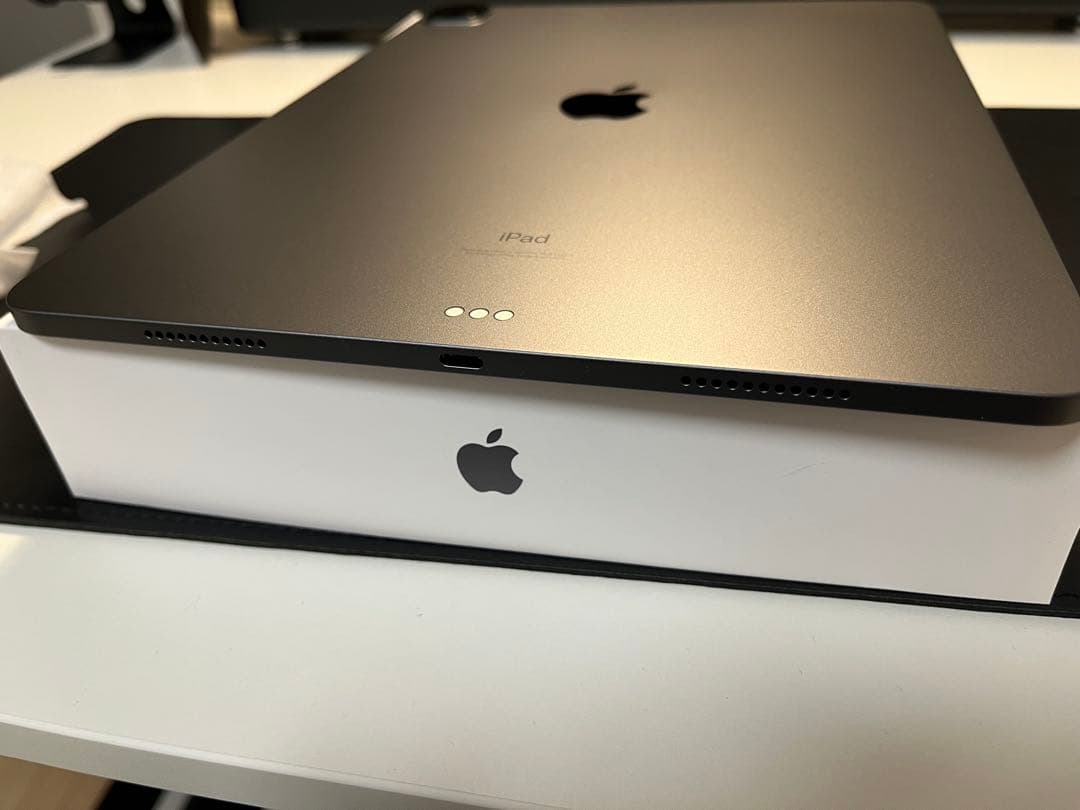 iPad Pro 12.9インチ 1TB 第5世代＋pitakaMagEZケース