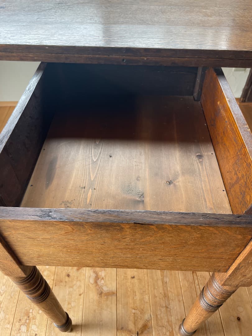英国アンティーク木製テーブル(デスク)