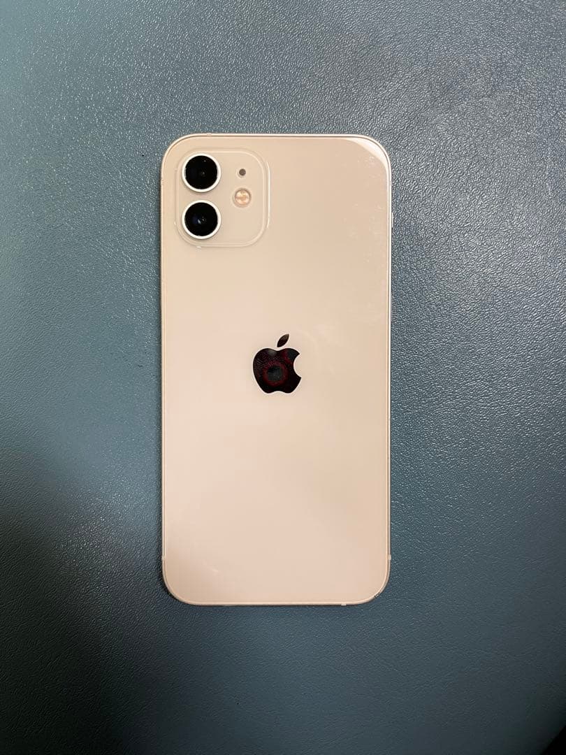 猫*様 Apple iPhone 12 ホワイト 本体