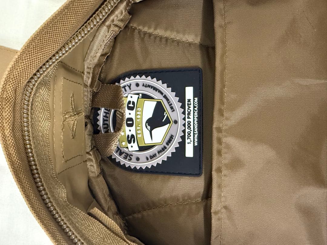 タグ付き　SOC タンカラー バックパック