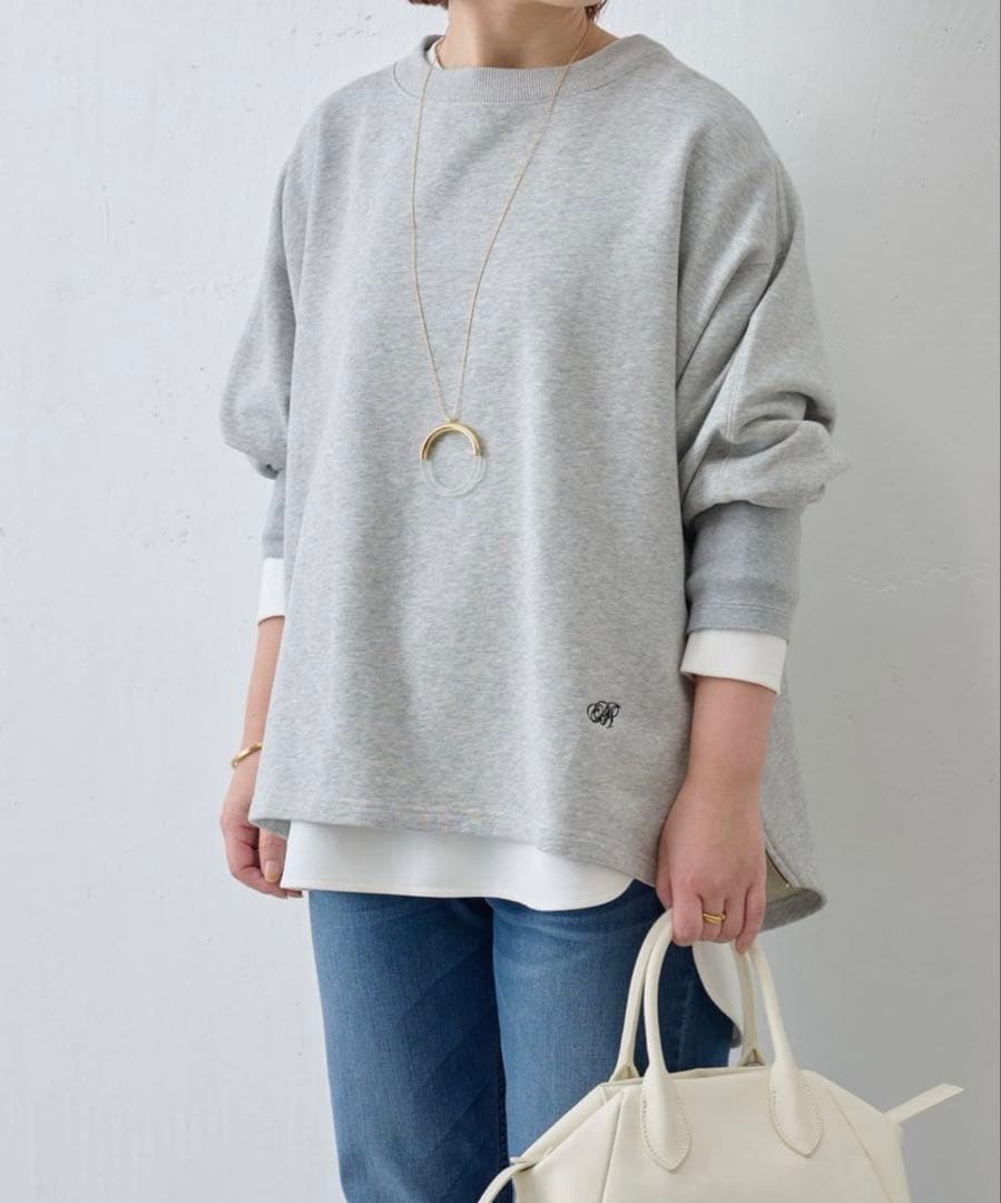 【ビアズリー 】BA刺繍入りドルマントレーナー　グレー