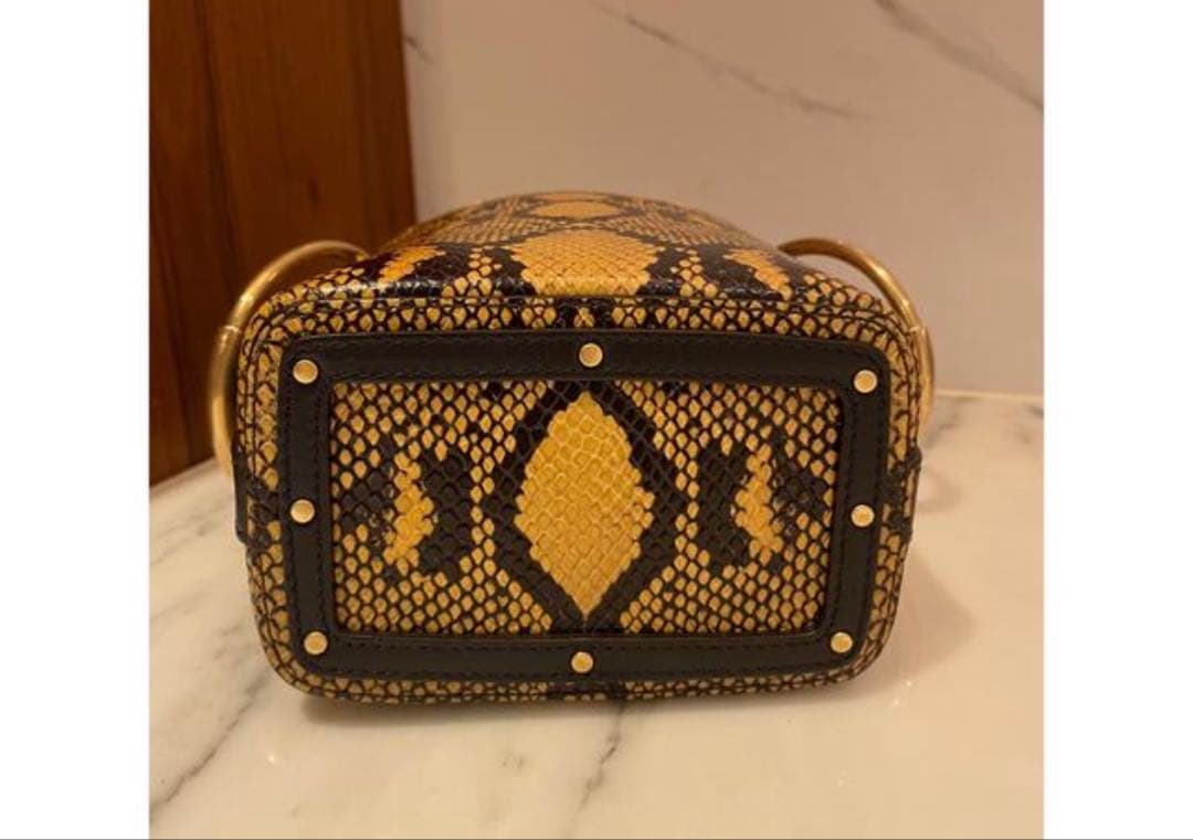 a*i様 ヘビ柄バケットショルダーバッグ