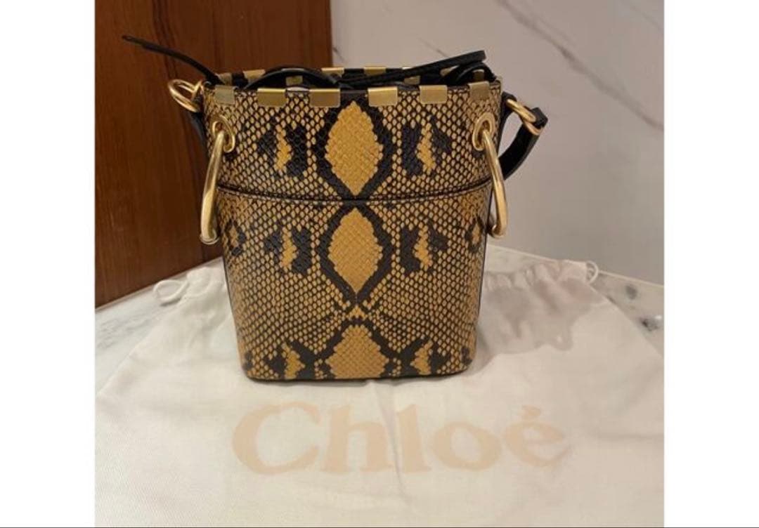 a*i様 ヘビ柄バケットショルダーバッグ