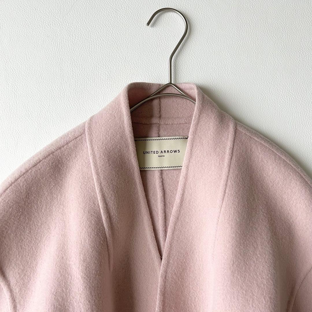 3072y美品 ユナイテッドアローズ ノーカラーロングリバーコート ピンク