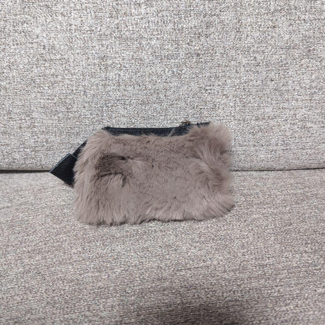 ペシンシャ バッジモチーフレザーショルダーバッグ