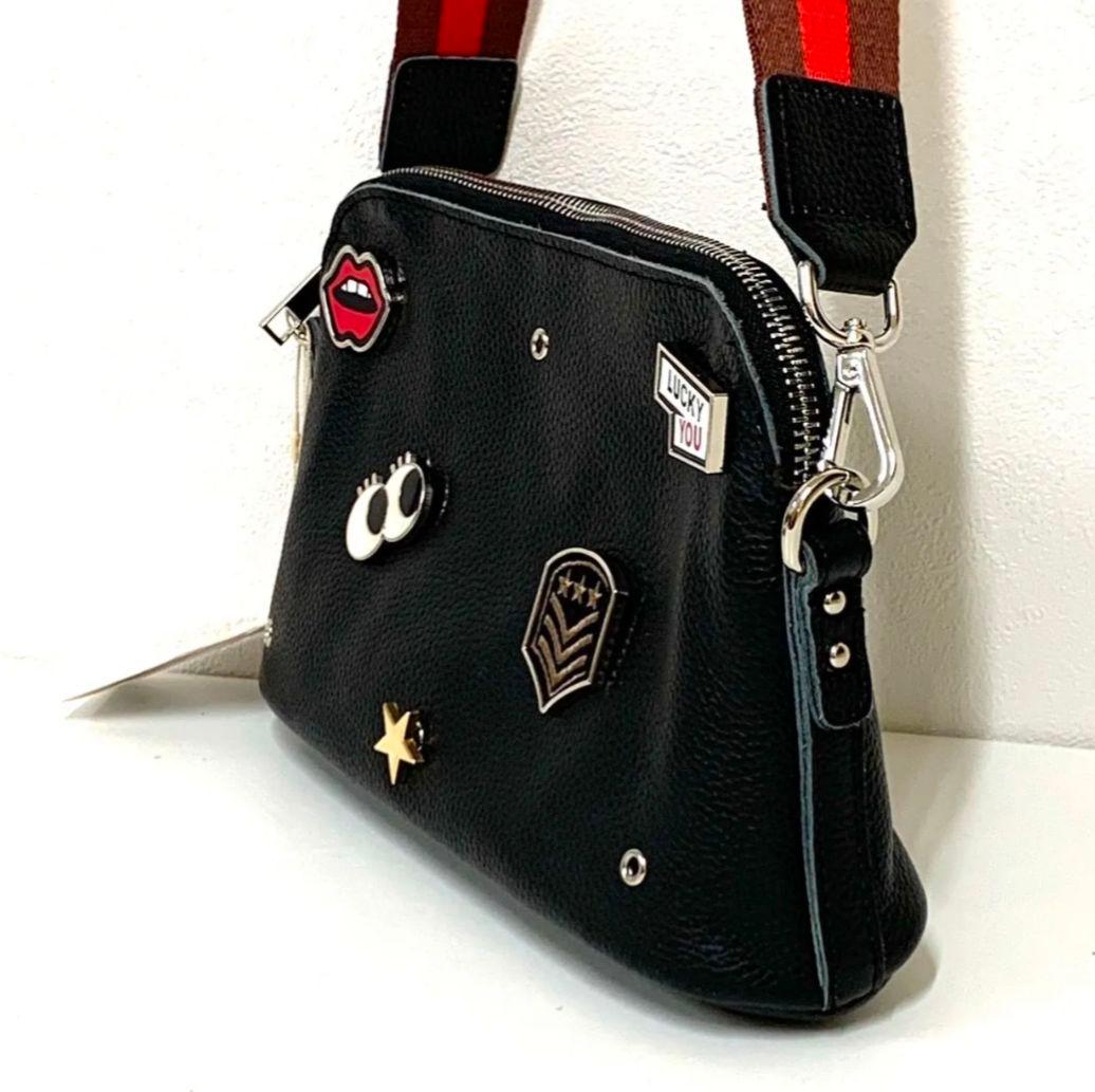 ペシンシャ バッジモチーフレザーショルダーバッグ