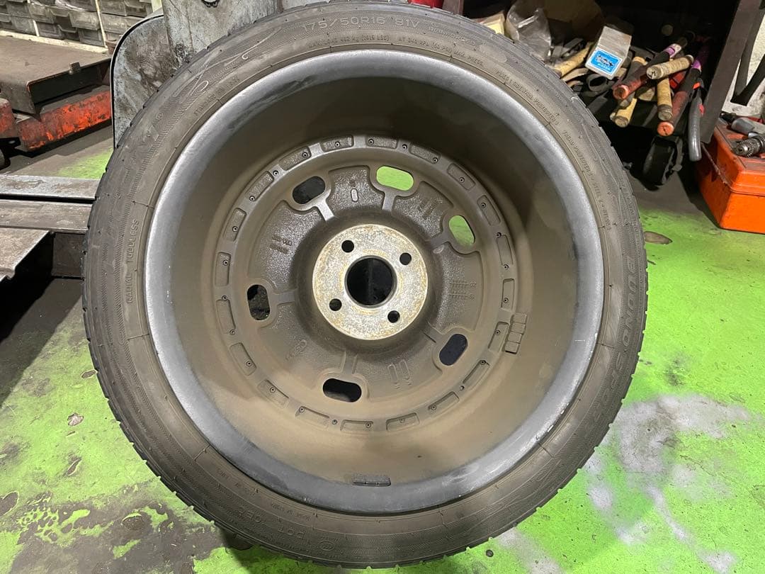 フォルクスワーゲンホイールR16x7jPCD100