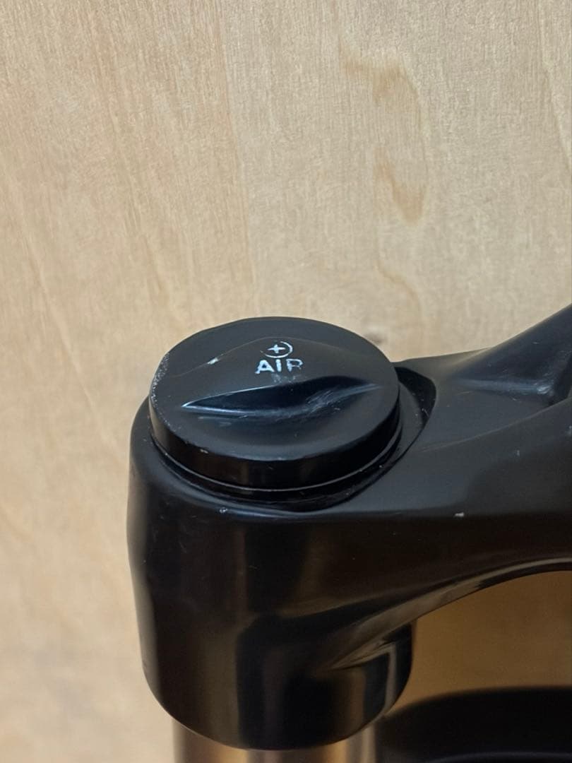 ロックショックスJUDY Air QR27.5