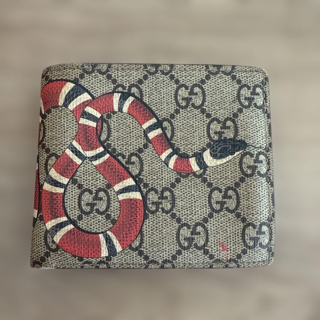 GUCCI グッチ　蛇デザイン 二つ折り財布