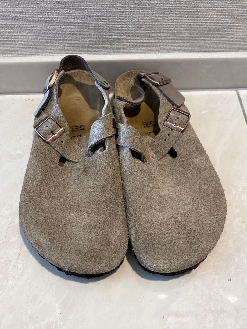 グレー スエード バックストラップサンダル