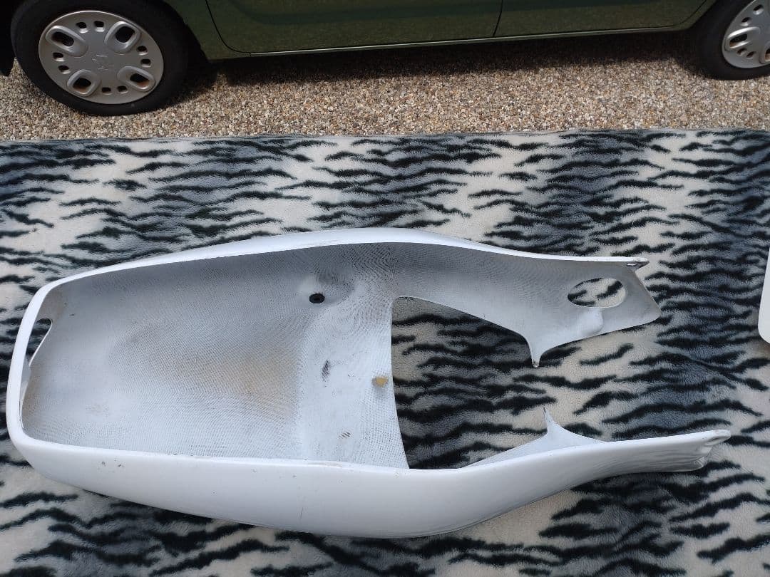 NSR250 MC28用FRPカウルセット　引取りに来られる方