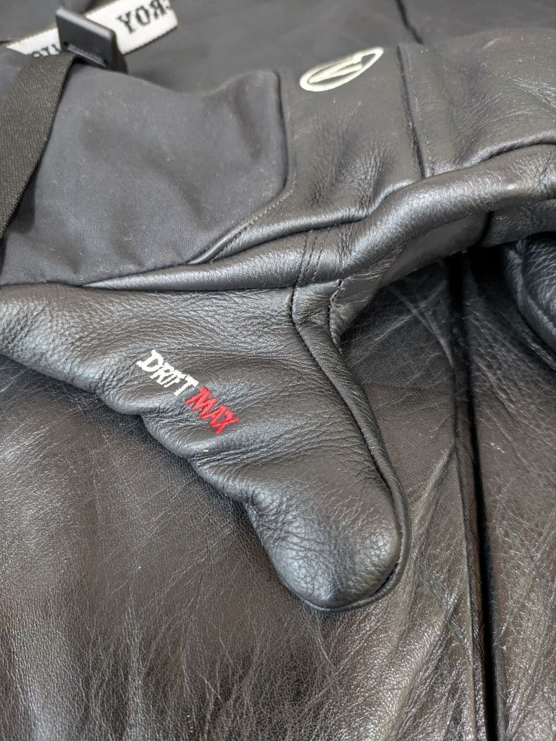 ア*ク様 VICROY ビクロイグローブ