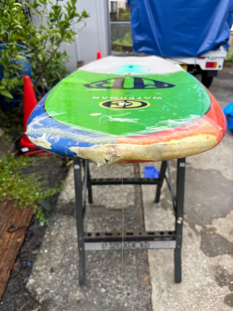 Mark Richards C4 Waterman Signatureリペアー中