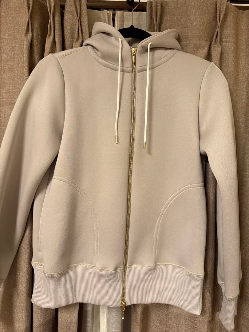 リブドロワ　ZIPパーカー