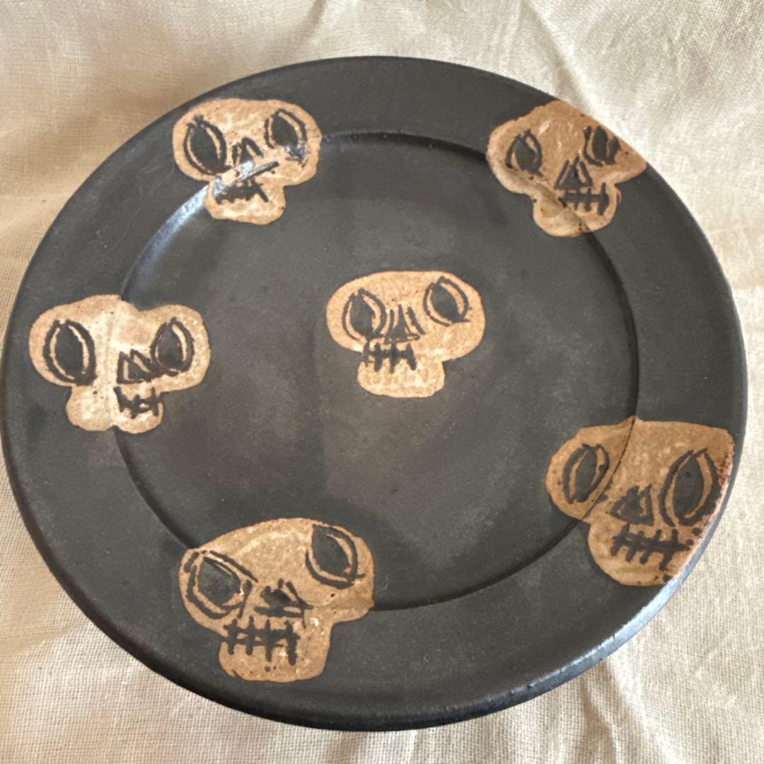 工房十鶴　高台皿　ドクロ　やちむん