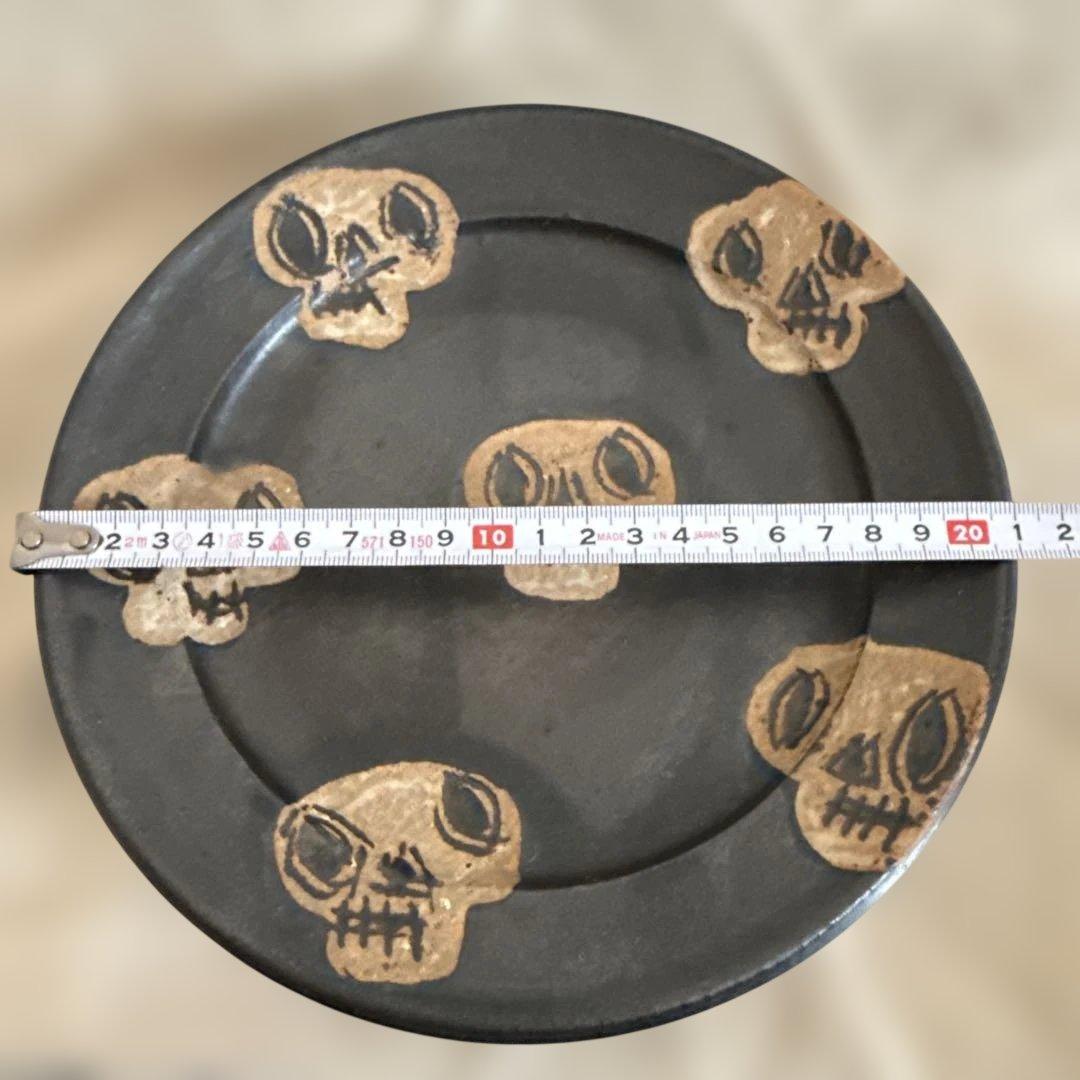 工房十鶴　高台皿　ドクロ　やちむん