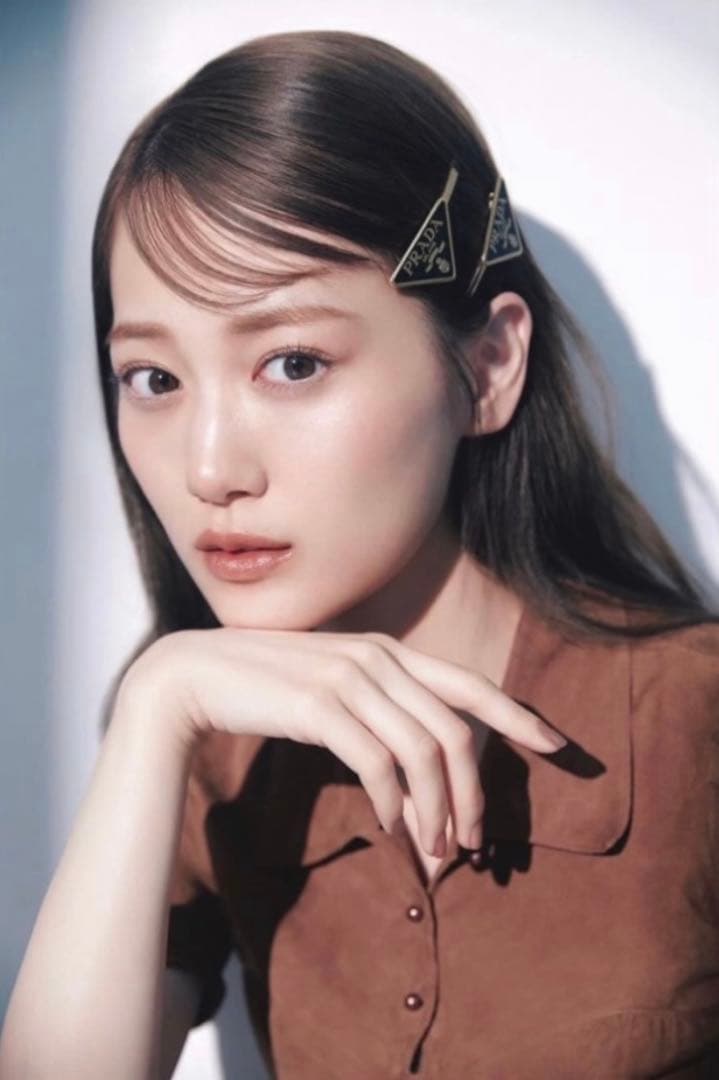 PRADA ヘアピン 黒　一本