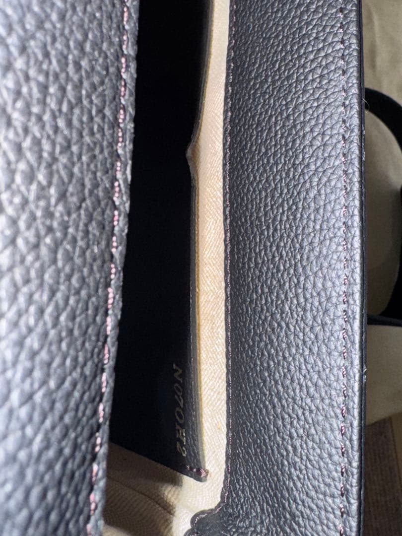 55%オフ！新品未使用大峡製鞄マイクロサイズ・ハンドバッグ (ブラック)