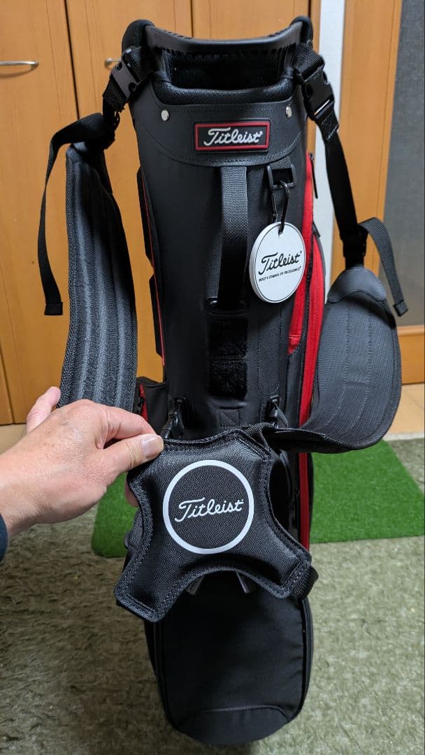 新品同様 タイトリスト Titleist スタンドキャディバッグ 黒/赤