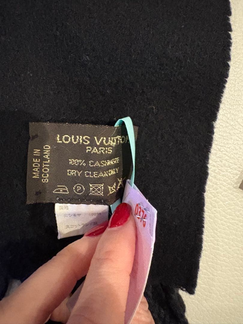 クリーニング済　LOUIS VUITTON ブラック マフラー