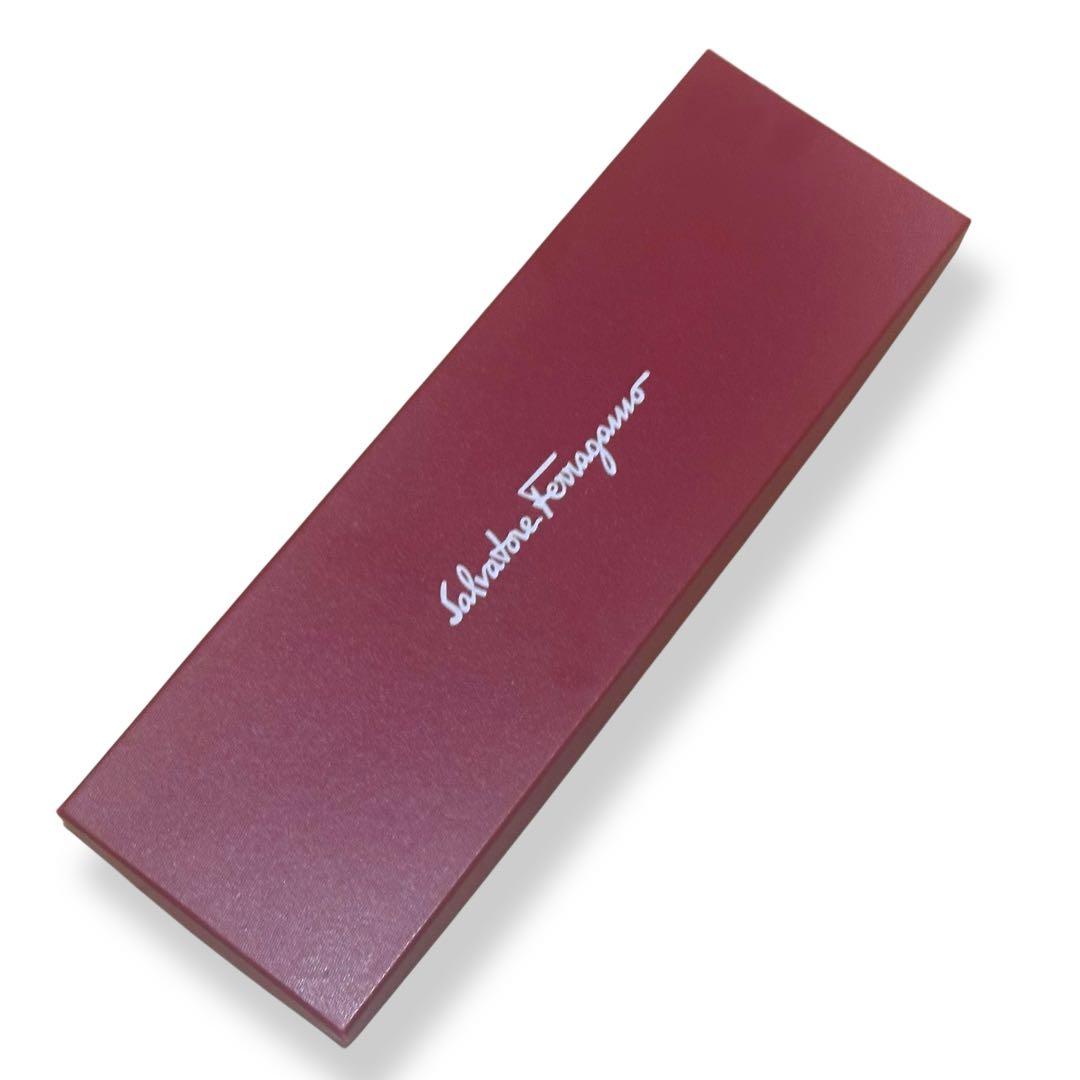 箱付き未使用✨サルヴァトーレフェラガモ　ネクタイ　ガンチーニ　ピンク　シルク