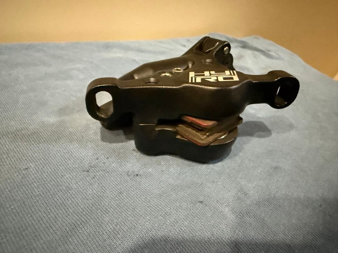 TRP HY/RD ポストマウント 油圧 ディスク キャリパー