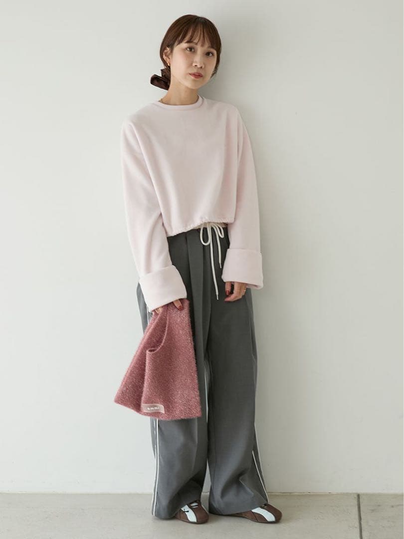 週末限定価格 完売商品【新品タグ付き】emmi エミ 起毛カットプルオーバー