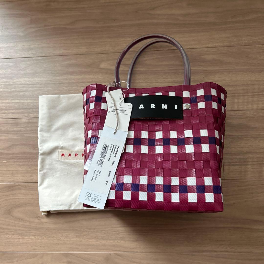 MARNI のかごバッグ