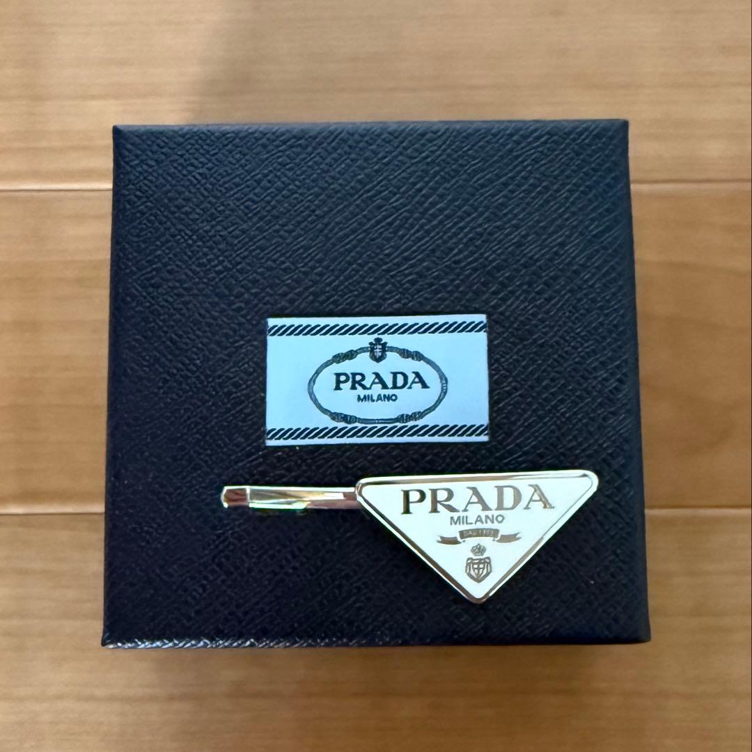 PRADA メタルヘアクリップ　ヘアアクセ　ヘアピン