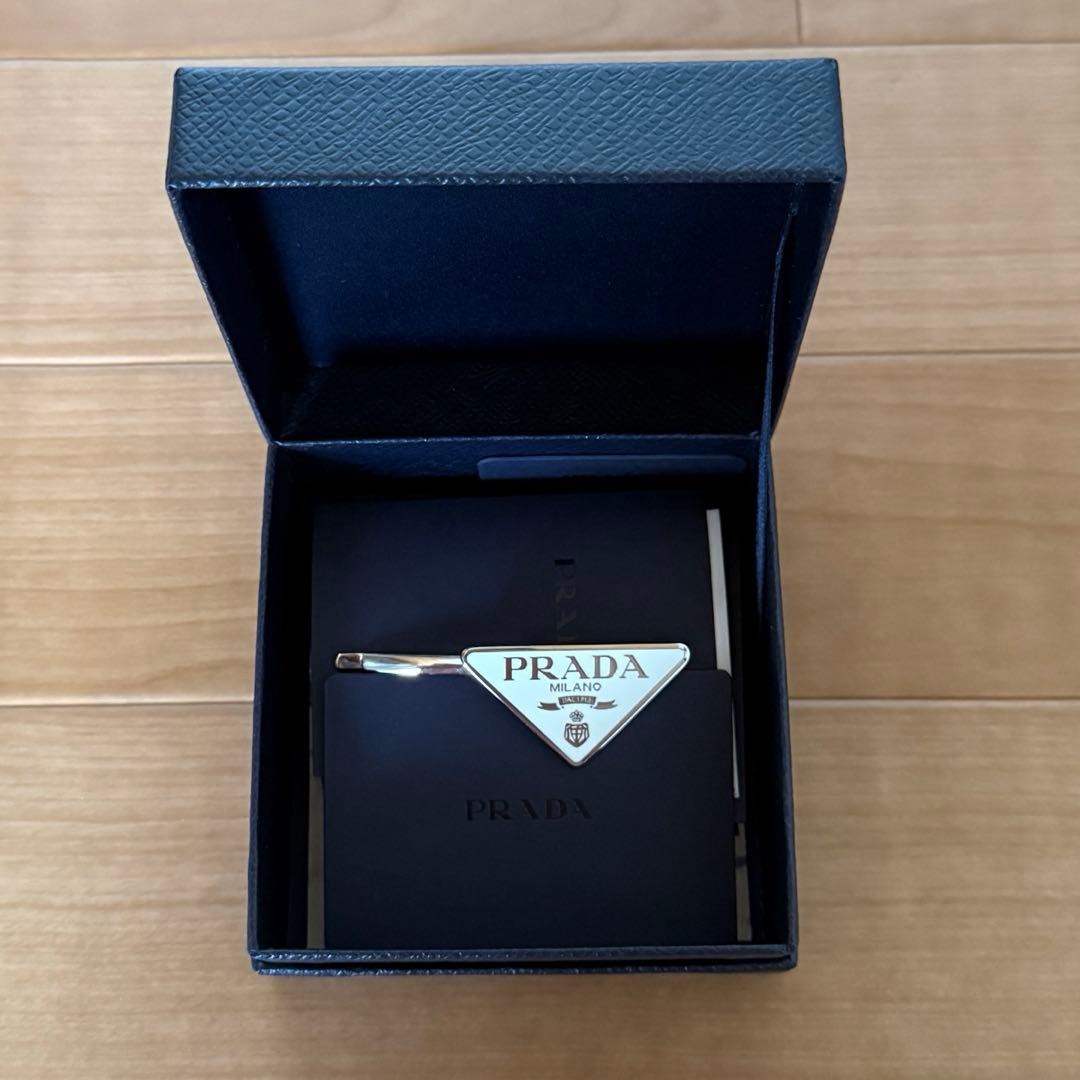 PRADA メタルヘアクリップ　ヘアアクセ　ヘアピン