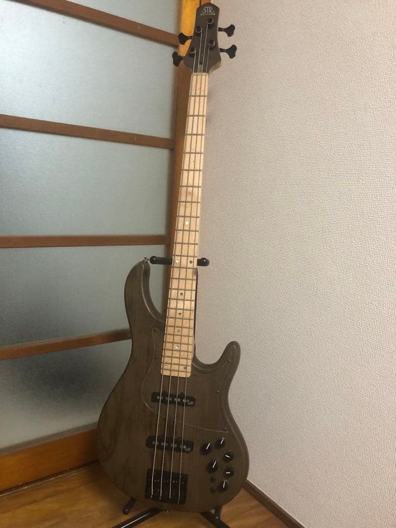 STR LS42 4弦ベース 24フレット　アクティブ