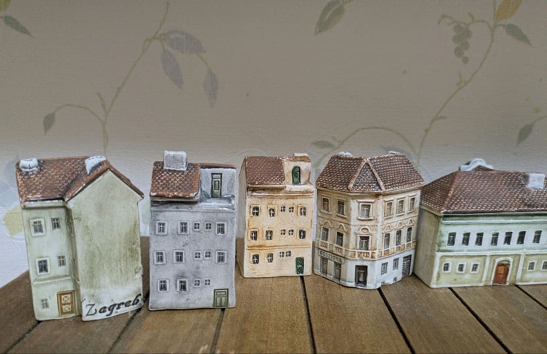 希少 ミニチュアハウス 教会 海外 土産 クロアチア ドールハウス zagreb