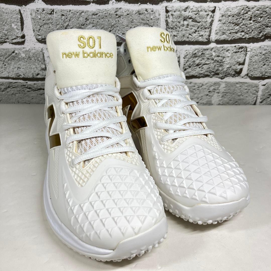【試着程度】new balance 野球トレーニングシューズ スニーカー 金ロゴ