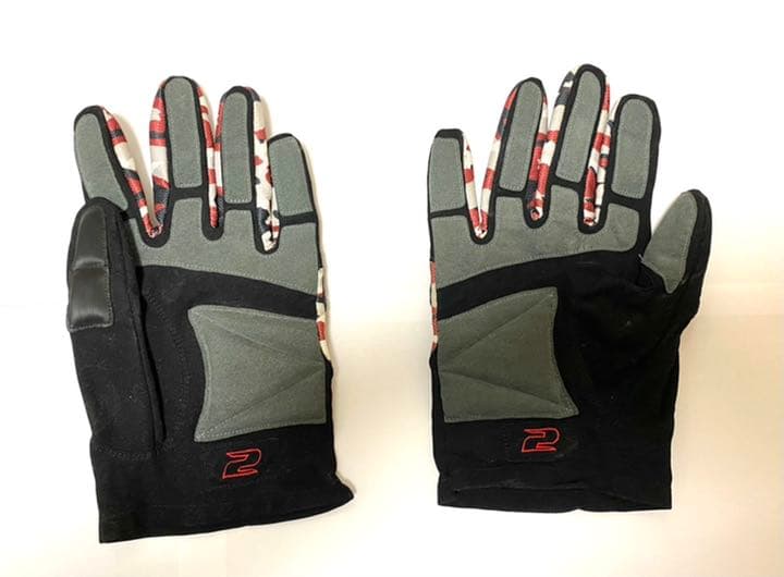 【送料無料】元読売ジャイアンツ 脇谷亮太選手の走塁用手袋　即日発送　値下げ可