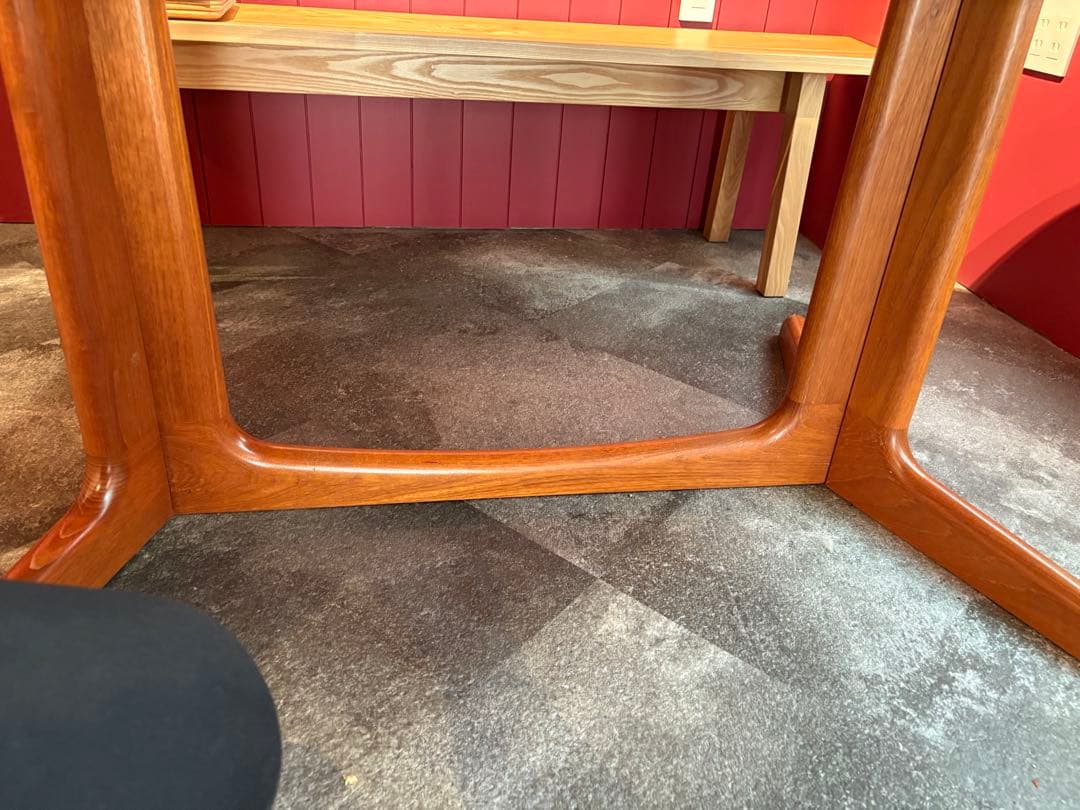 楕円形木製テーブル 伸縮機能付き