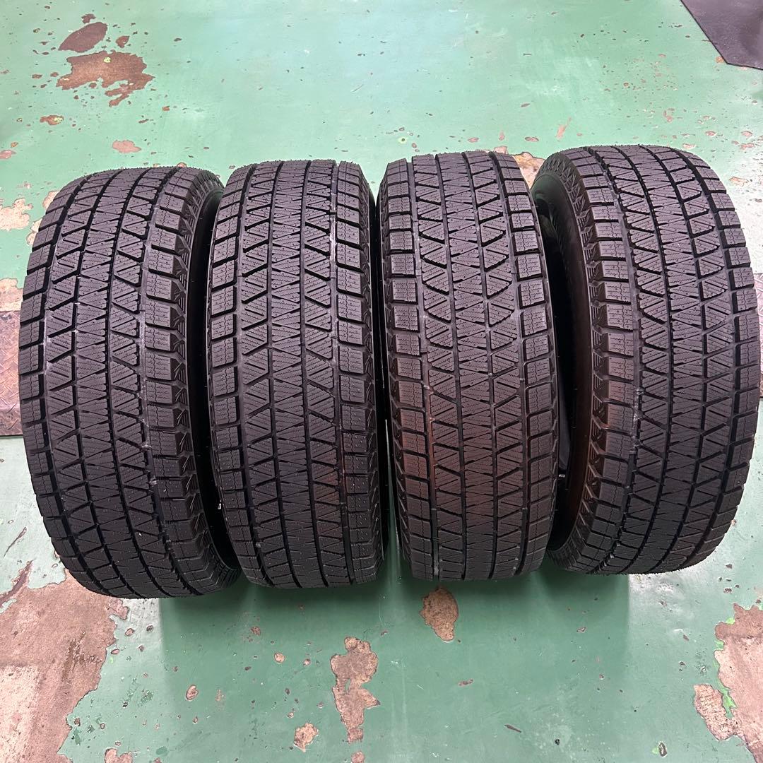 中古スタッドレス265/70R16ブリザック新品同様4本セット　ハイラックス等に