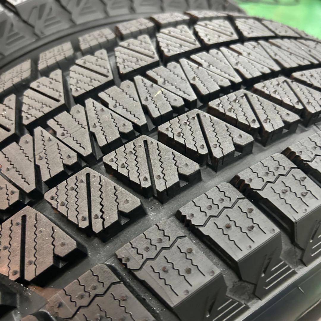 中古スタッドレス265/70R16ブリザック新品同様4本セット　ハイラックス等に