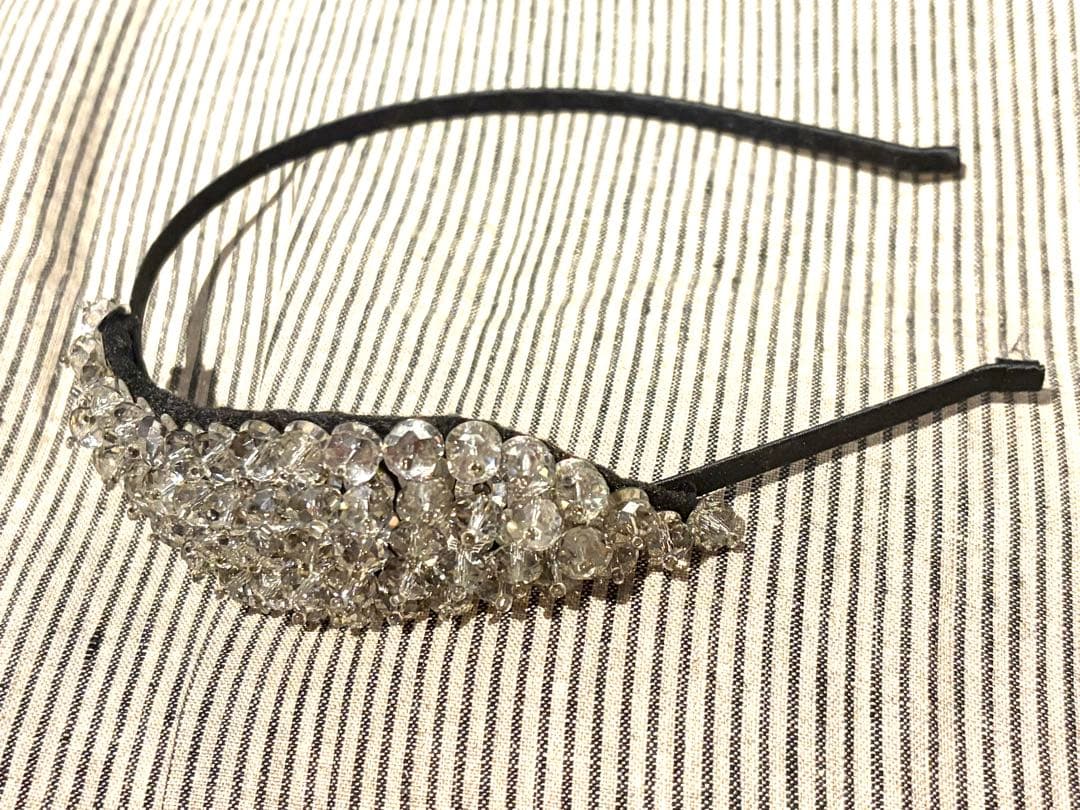 パーティーに相応しいヘッドドレス　ボリューミー大粒　豪華なカチューシャ