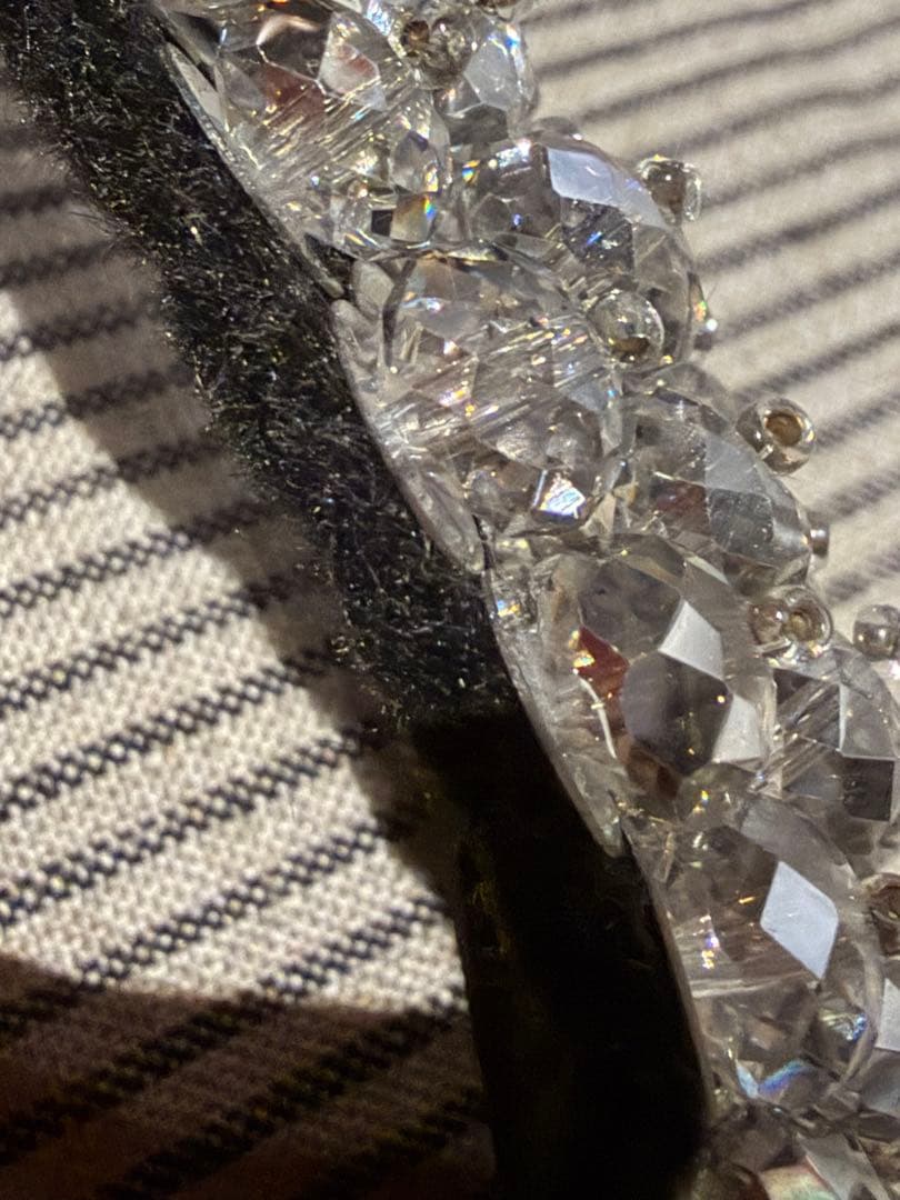 パーティーに相応しいヘッドドレス　ボリューミー大粒　豪華なカチューシャ