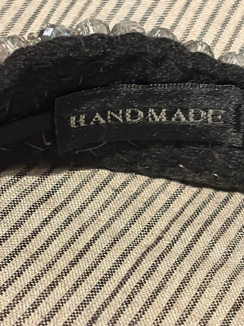 パーティーに相応しいヘッドドレス　ボリューミー大粒　豪華なカチューシャ