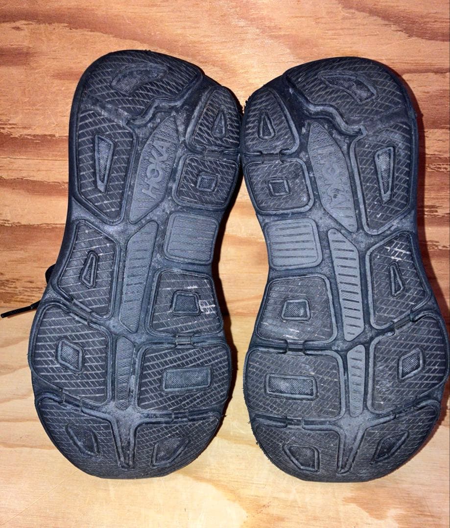 ホカオネオネ　ボンダイ9 23センチ