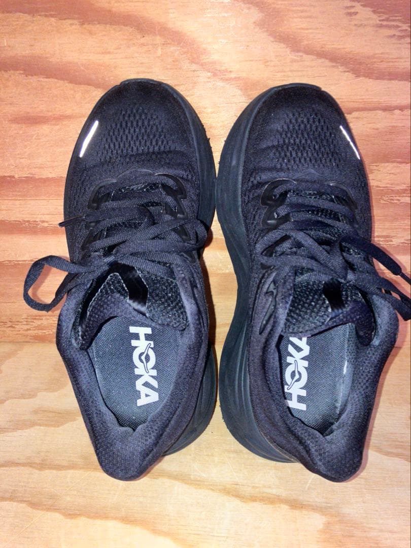 ホカオネオネ　ボンダイ9 23センチ