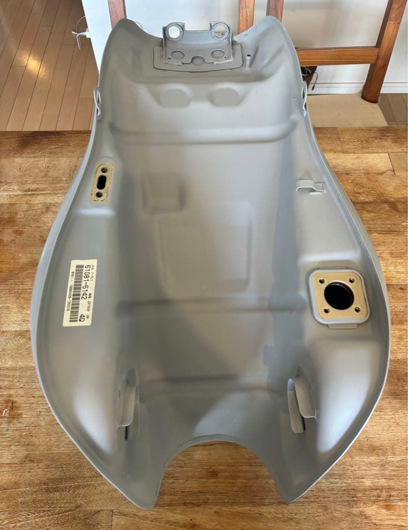 ZR-7 カワサキ　純正タンク レストア品　仕上げ用
