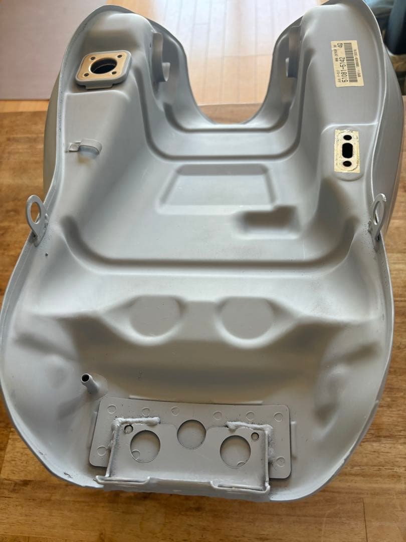 ZR-7 カワサキ　純正タンク レストア品　仕上げ用