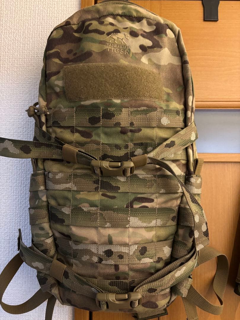 タスマニアンタイガー　エッセンシャルパック 9L マルチカム(希少)