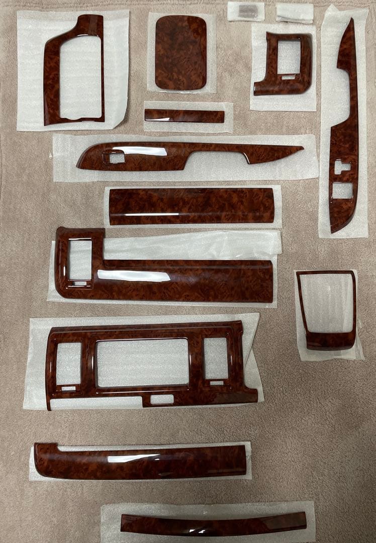 【新品未使用】ハイエース200系4型～ナロー　14点ウッドインテリアパネル