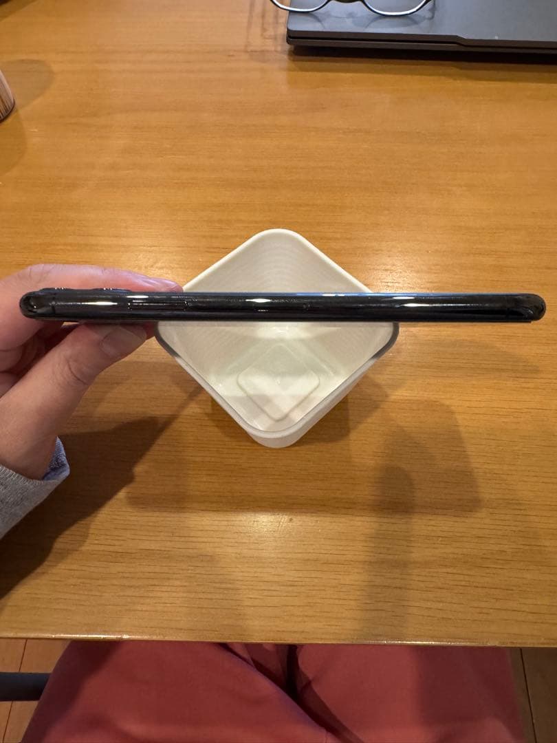 iPhone 11 Pro Max 256GB + 新品ガラススクリーン付き