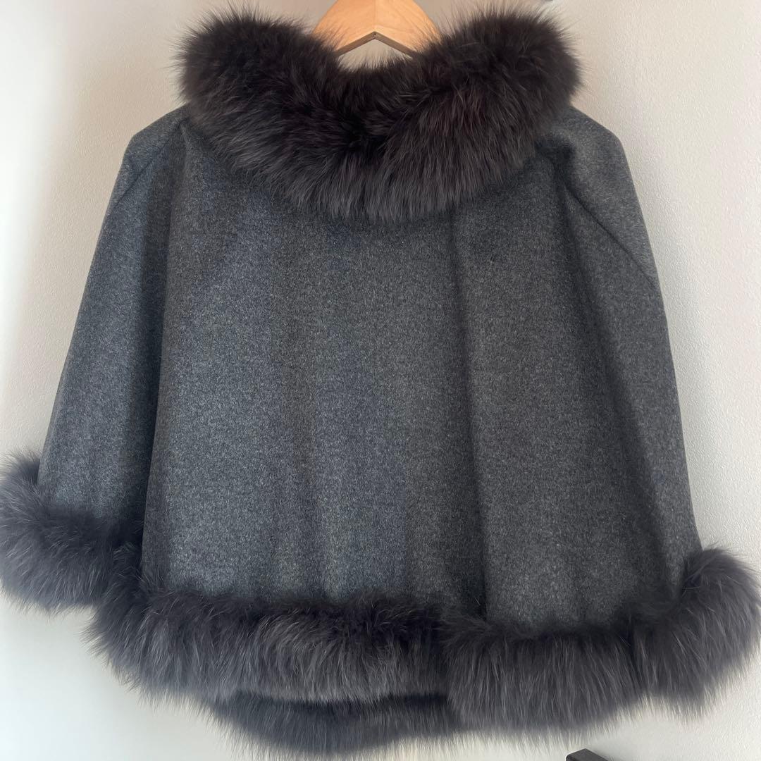 グレー ファー付き カシミヤ　ケープコート