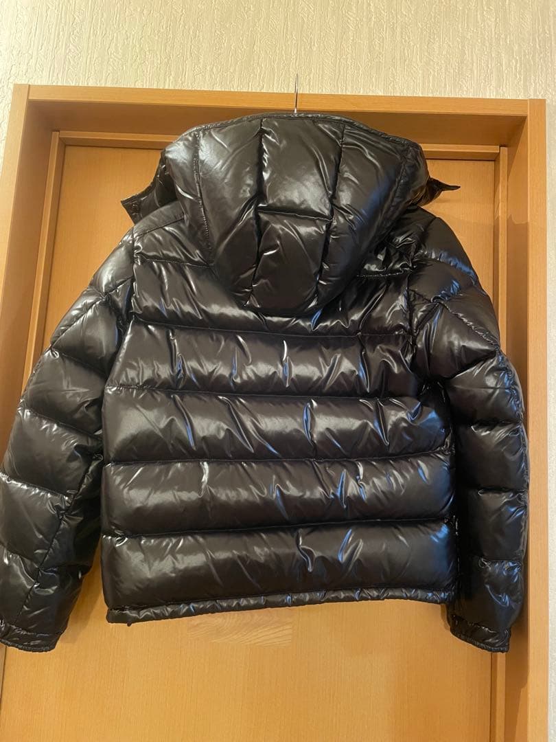 k　　MONCLER ブラック ダウンジャケット